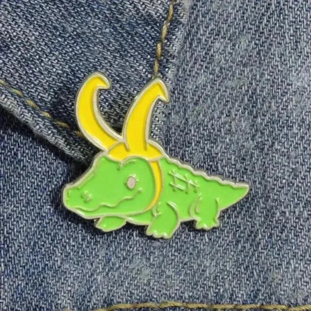 Cute cartoon green crocodile yellow horns enamel brooch pin backpack clothing